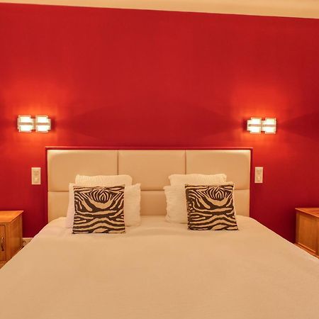 Le Hameau Fleur De Pierres , Chambre , Gite Et Table D'Hotes Murs  Εξωτερικό φωτογραφία