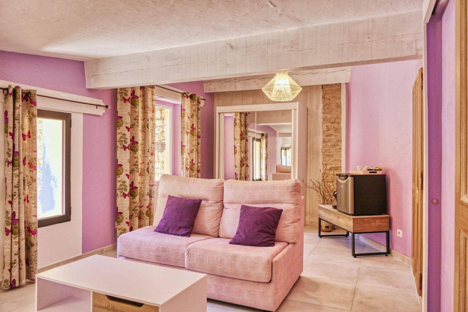 Le Hameau Fleur De Pierres , Chambre , Gite Et Table D'Hotes Murs  Εξωτερικό φωτογραφία