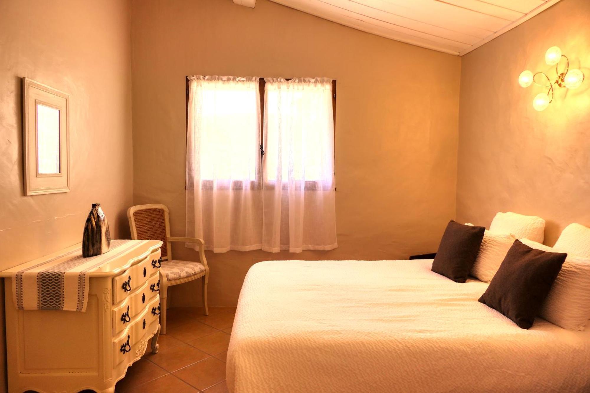 Le Hameau Fleur De Pierres , Chambre , Gite Et Table D'Hotes Murs  Εξωτερικό φωτογραφία