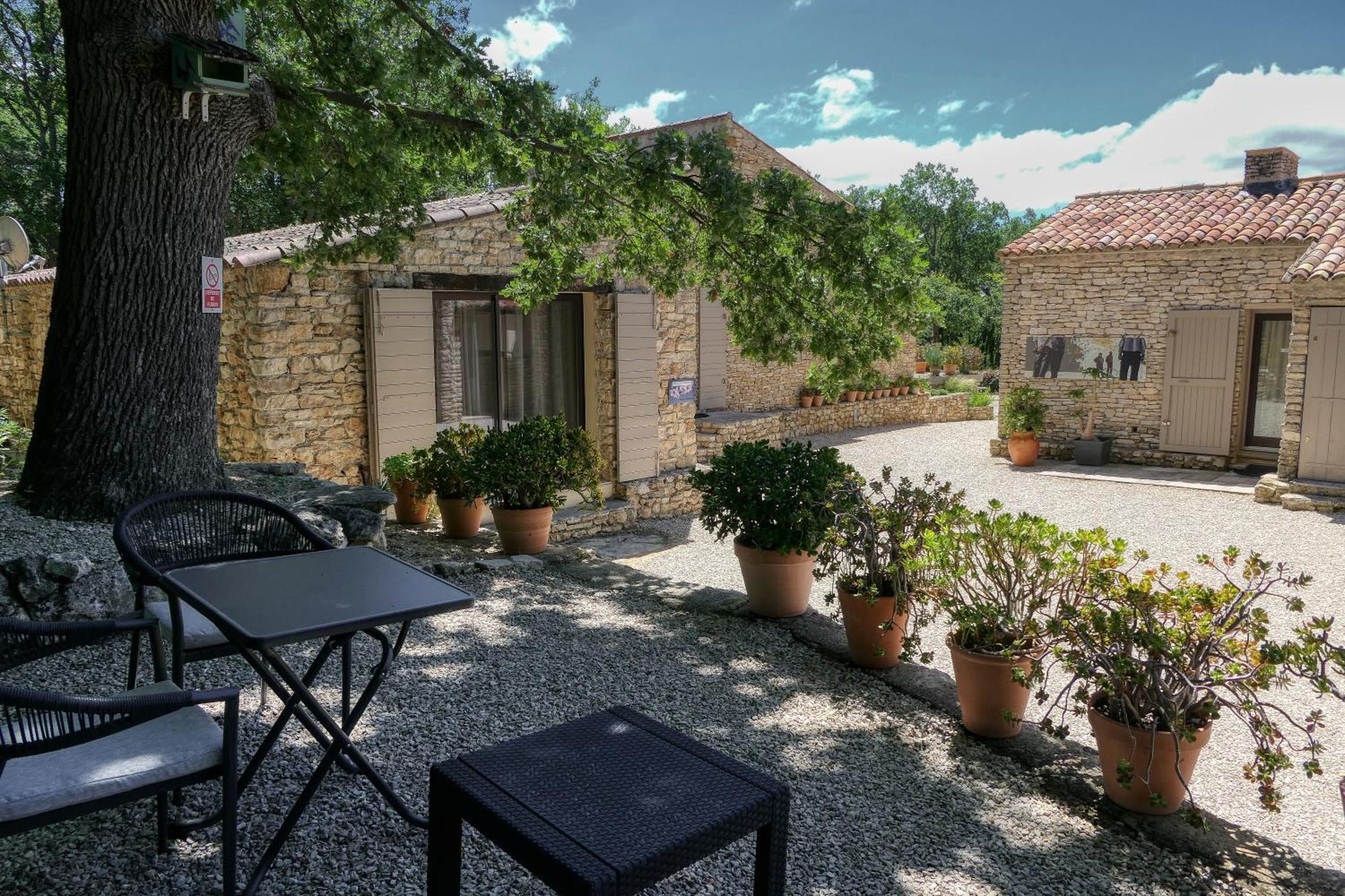 Le Hameau Fleur De Pierres , Chambre , Gite Et Table D'Hotes Murs  Εξωτερικό φωτογραφία