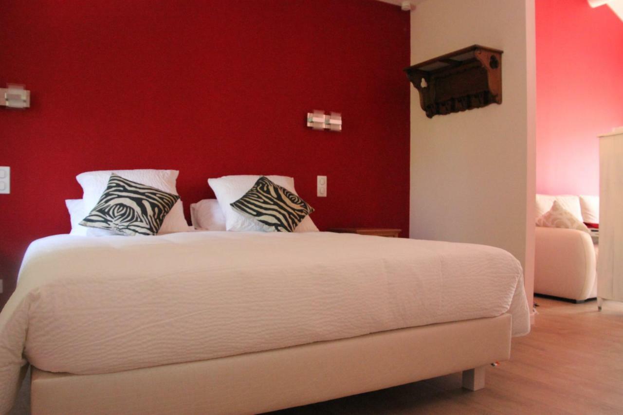 Le Hameau Fleur De Pierres , Chambre , Gite Et Table D'Hotes Murs  Εξωτερικό φωτογραφία