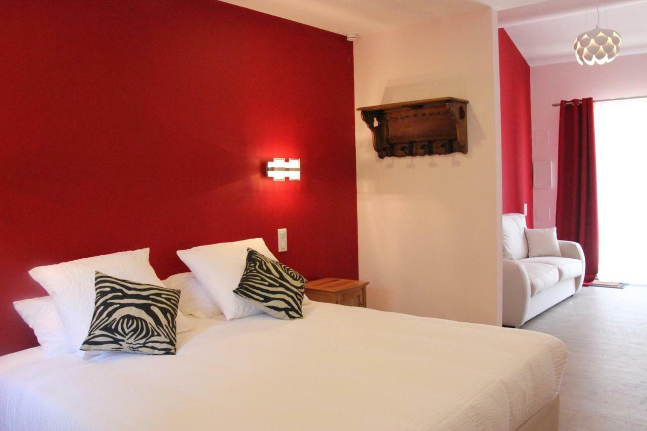 Le Hameau Fleur De Pierres , Chambre , Gite Et Table D'Hotes Murs  Εξωτερικό φωτογραφία