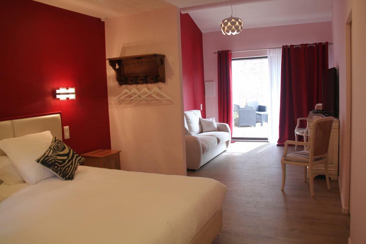Le Hameau Fleur De Pierres , Chambre , Gite Et Table D'Hotes Murs  Εξωτερικό φωτογραφία