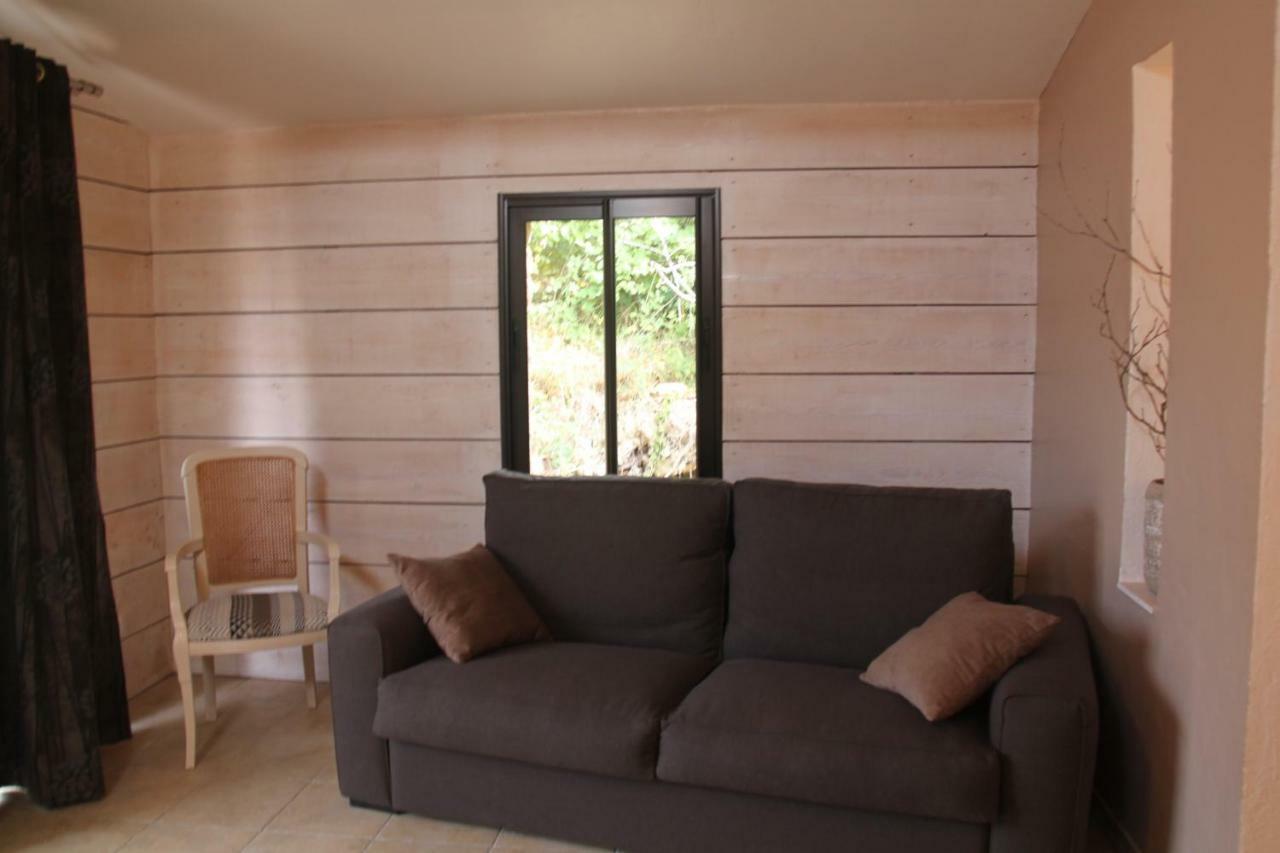 Le Hameau Fleur De Pierres , Chambre , Gite Et Table D'Hotes Murs  Εξωτερικό φωτογραφία