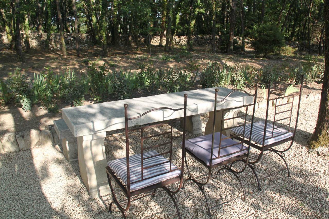 Le Hameau Fleur De Pierres , Chambre , Gite Et Table D'Hotes Murs  Εξωτερικό φωτογραφία