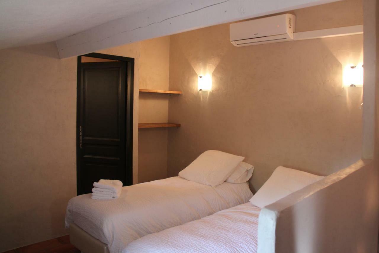 Le Hameau Fleur De Pierres , Chambre , Gite Et Table D'Hotes Murs  Εξωτερικό φωτογραφία
